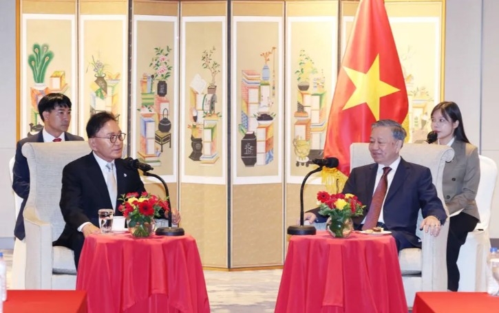 Party leader To Lam visits Busan as part of ongoing trip to RoK
